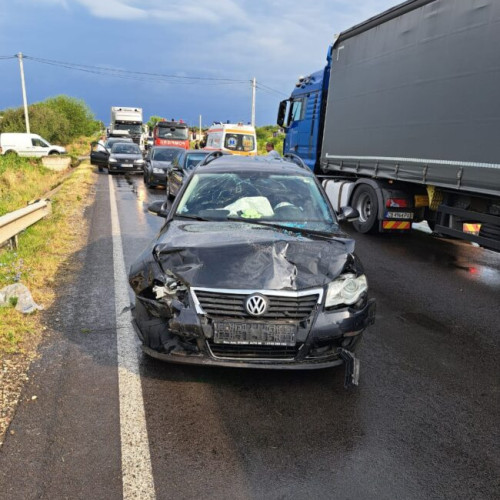 Accident rutier pe DN 56, lângă Hinova