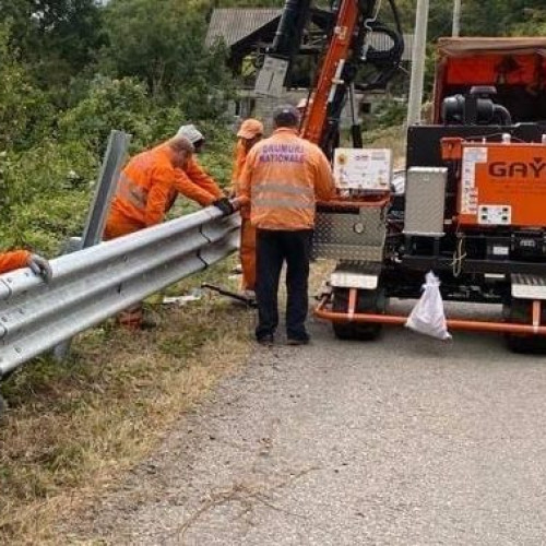 Lucrări de întreținere pe drumurile din județul Vâlcea
