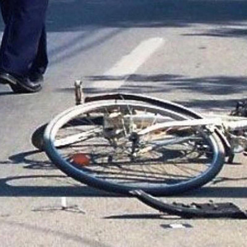 Biciclist decedat după ce a fost lovit de un autoturism pe DJ 604