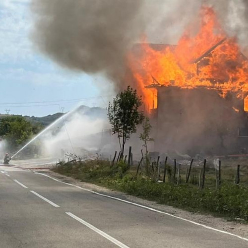 Incendiu devastator la restaurantul &quot;Ferma musceleana La Litoi&quot;
