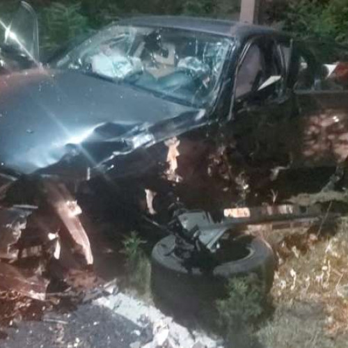 Cinci persoane, inclusiv trei copii, rănite într-un accident rutier în Davidești