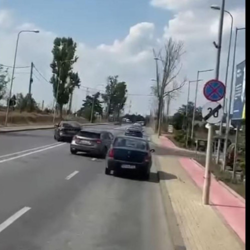 Tineri surprinși conducând haotic după o petrecere de nuntă în Botoșani