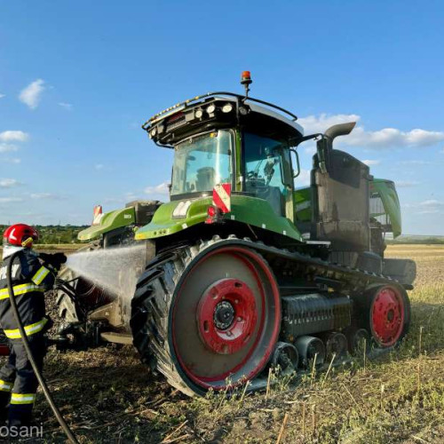 Incendiu la un tractor în Ștefănești în timpul lucrărilor agricole