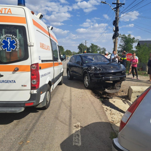 Accident rutier în Lunca: două persoane implicate