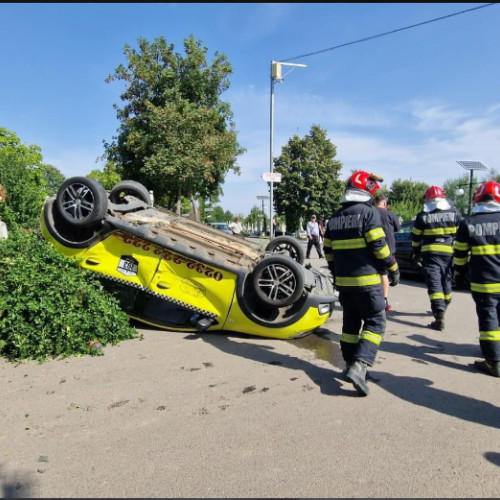 Accident grav între un BMW și un taxi în Iași