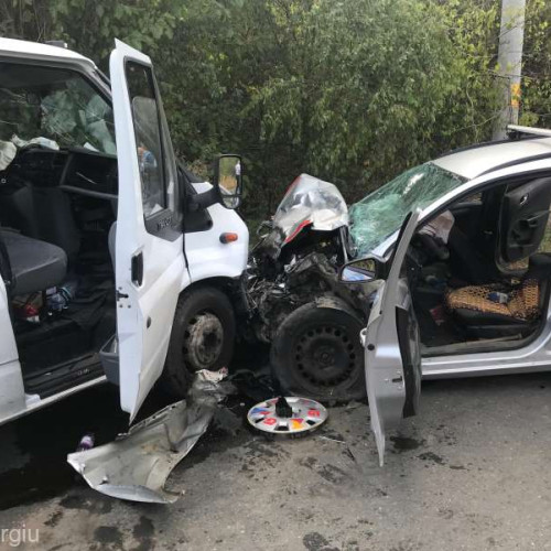 Doi bărbați au fost răniți într-un accident rutier în Stoenești