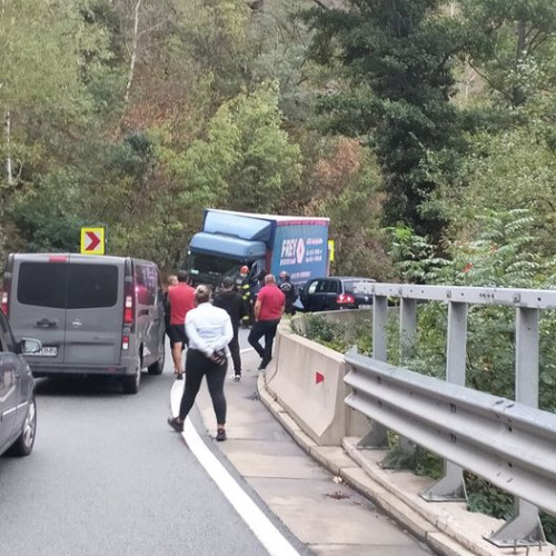 Accident rutier pe DN 66, în localitatea Bumbești-Jiu