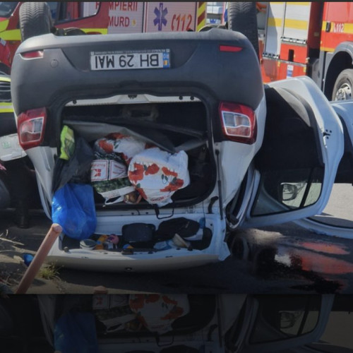 Accident rutier la ieșirea din parcarea hipermarketului Auchan din Oradea