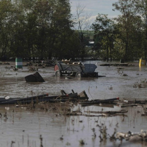 Meteorologii anunță cod portocaliu și viituri în vestul țării