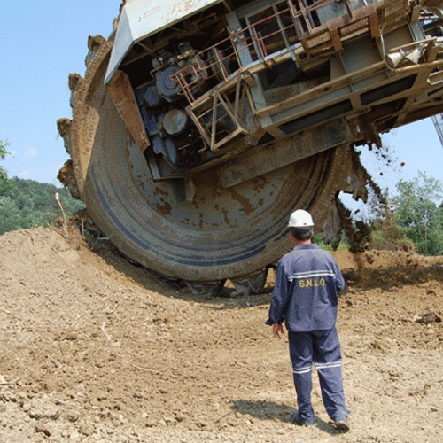 Complexul Energetic Oltenia a angajat aproape 2000 de persoane, dar incertitudinea persistă