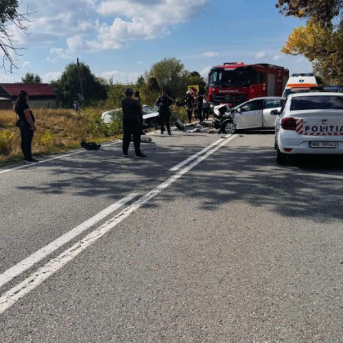 Accident rutier la Poienari: două victime și mașini implicate