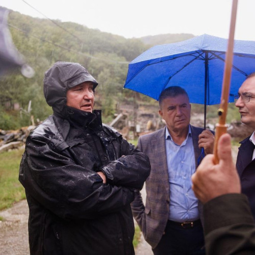 Nicolae Ciucă, președintele PNL, în vizită electorală în Gorj