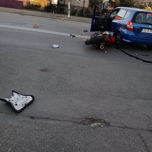 Accident rutier grav pe strada Victoriei din Târgu Jiu