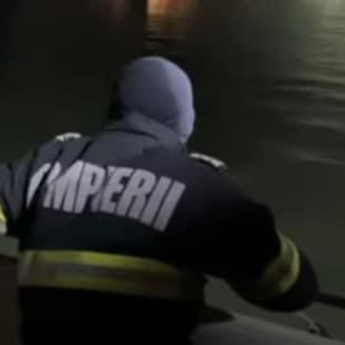 Incendiu la Intreprinderea de Rulmenti Barlad, pompierii intervin cu forte mari