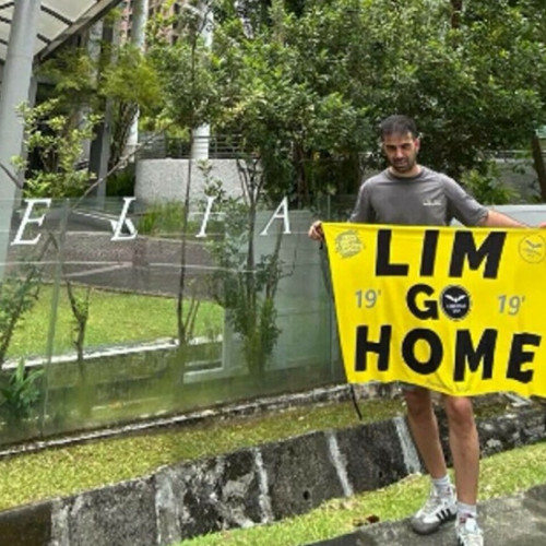 Doi suporteri ai echipei Valencia reținuți la Singapore în timpul lunii de miere