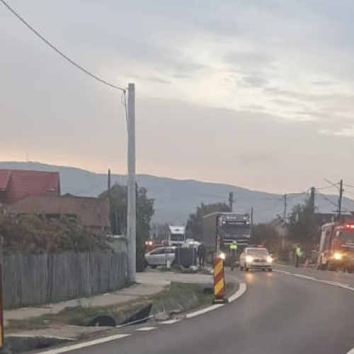Blocaj total pe DENE, după un accident cu un camion