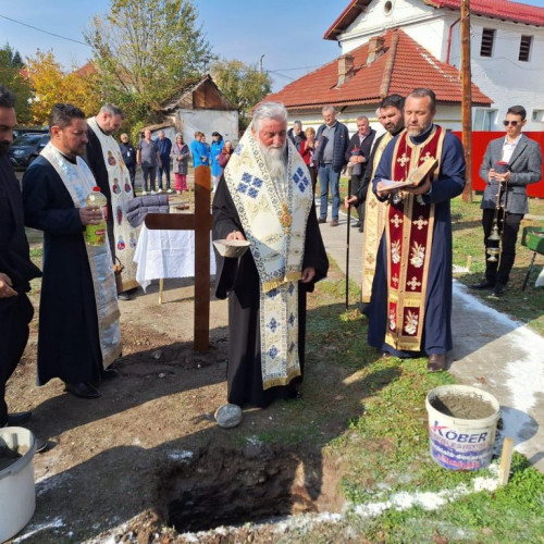 Biserica nouă în curtea Spitalului Județean de Urgență Târgu Jiu