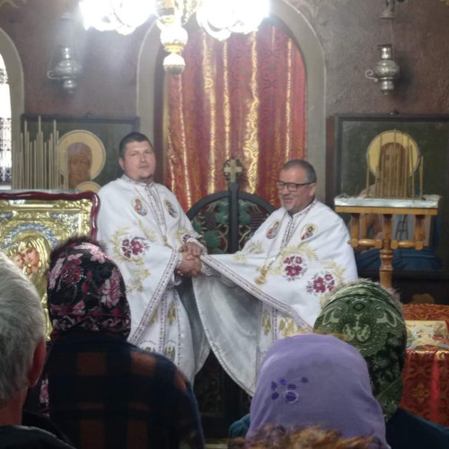 Moment emoționant la biserica din Carbesti