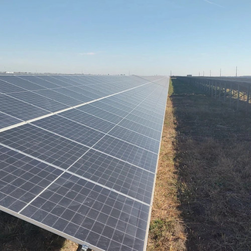 OMV Petrom a semnat un contract pentru un parc fotovoltaic de 89 MWp în Isalnita