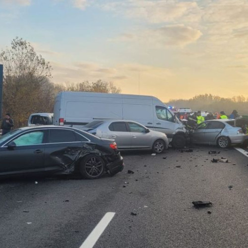 Accident rutier pe Autostrada A3: 12 autoturisme implicate
