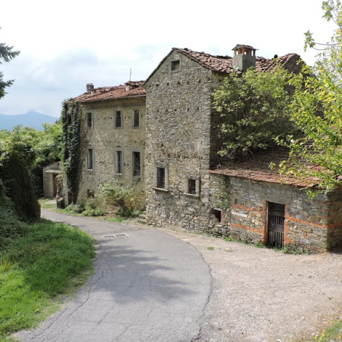 Sat din Toscana, Italia scos la vânzare pentru un milion de euro