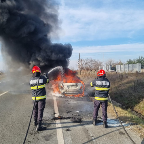 Incendiu auto pe Centura de Nord din Craiova