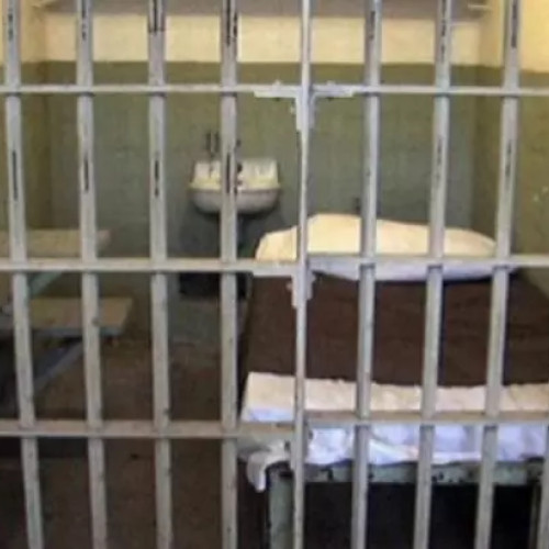 Patru persoane aduse în țară pentru executarea unor pedepse cu închisoarea