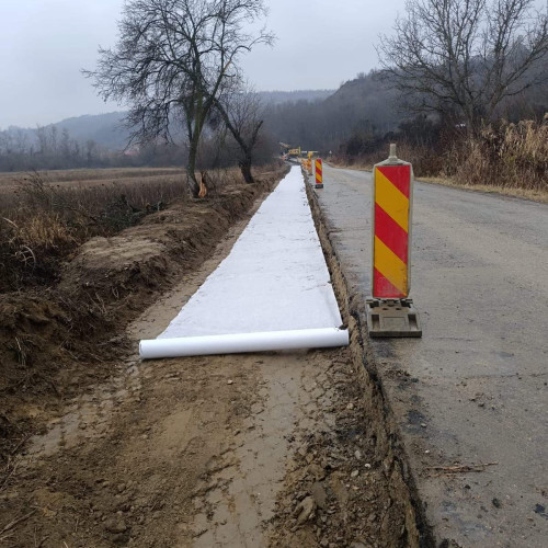 Au început lucrările la proiectul de modernizare a drumului DJ 662