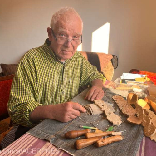 Constantin Manoli, sculptor din Vâlcea, distins cu titlul de Tezaur Uman Viu