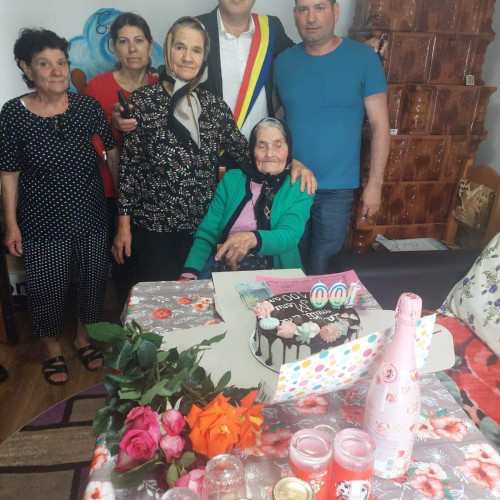 Persoanele de peste 100 de ani au votat activ la alegerile prezidențiale
