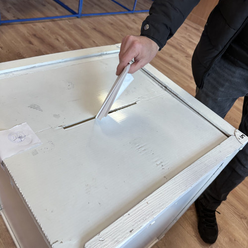 Peste 8.000 de români au votat în străinătate în primele 13 ore