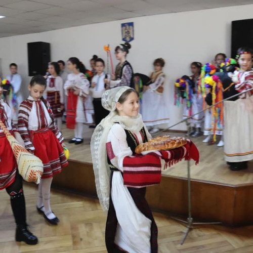 Festivalul Județean de Colinde &quot;E vremea colindelor&quot; la Târgu Cărbunești