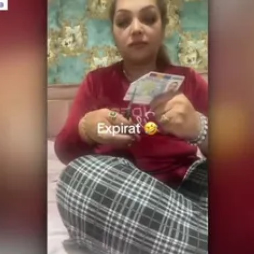 Protest pe TikTok: Români din diaspora își distrug documentele de identitate
