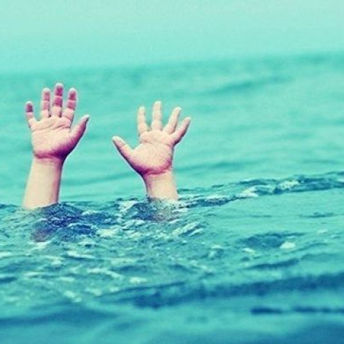 Incident tragic la un bazin de înot din Oradea