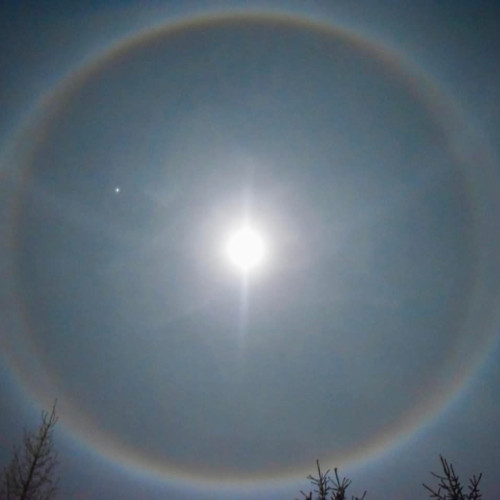 Fenomen rar observat în Rânca: dublu halou lunar