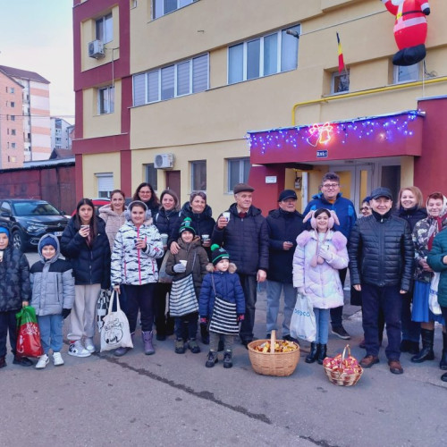 Obiceiul mersului în pitarai se extinde la Târgu Jiu