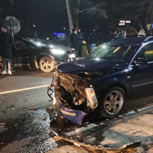 Accident rutier cu trei mașini avariate și un rănit la Dumbrăveni