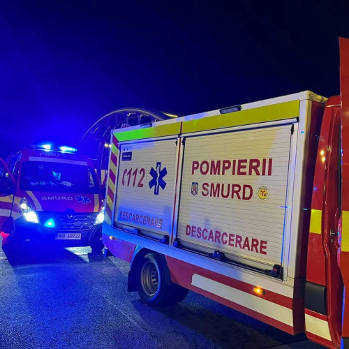 Accident rutier pe A3: Pompierii mureșeni intervin pentru prevenirea incendiilor și acordarea primului ajutor