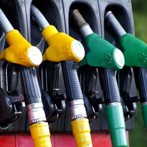 Creșterea accizelor va duce la scumpirea benzinei și motorinei
