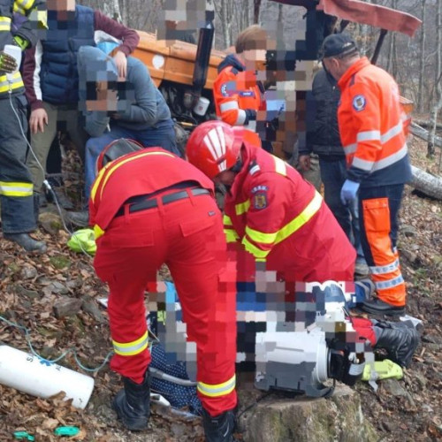 Incident tragic în Bucium Cerbu: un bărbat a fost prins sub un tractor