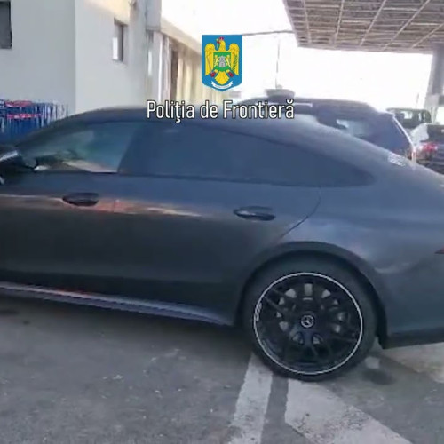 Autoturism de 83.000 de euro, oprit pe A1 cu un permis de conducere fals