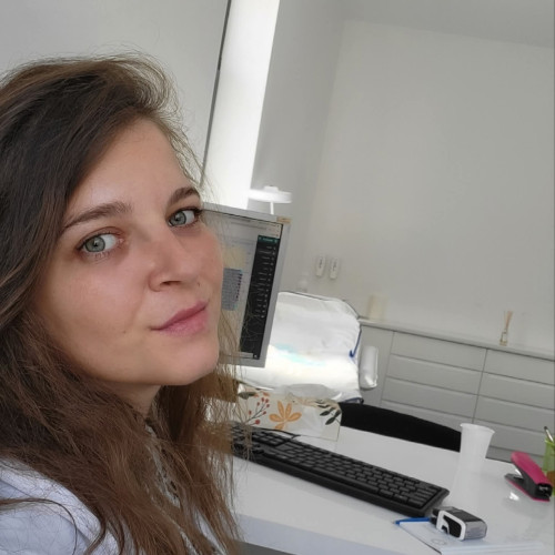 Tânăra doctoriță Isabella Mainerici angajată la Spitalul Județean de Urgență Târgu Jiu