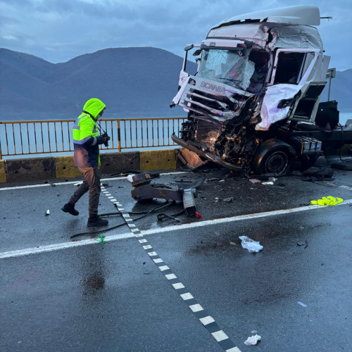 DN 6 blocat între Orșova și Drobeta Turnu Severin din cauza unui accident grav