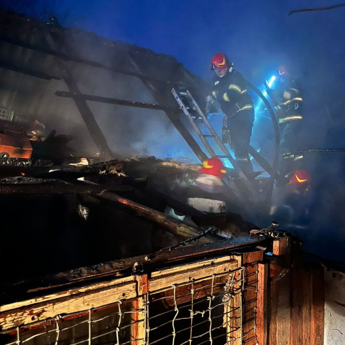 Incendiu tragic în Arborea: un bărbat de 41 de ani și-a pierdut viața