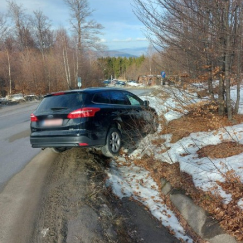 Mașina unui bărbat lăsată neasigurată a derapat la Straja