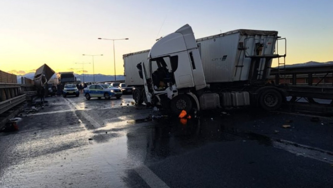 Accident Grav Aproape de Sibiu: 8 Răniți Pe A1
