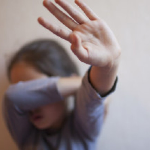 Adolescență de 14 ani, victima unui bărbat pe rețelele sociale