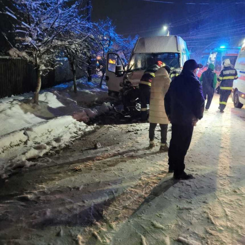 Accident rutier în Prahova: 12 persoane transportate la spital