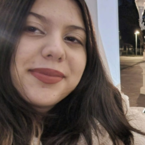 Poliția caută o tânără dispărută din Florești