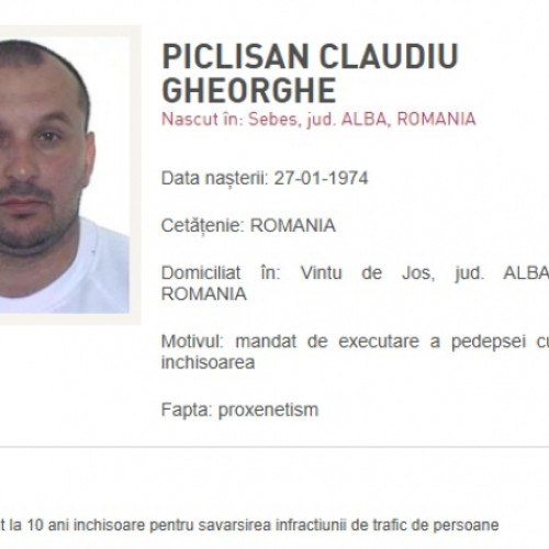Doi români aduși din Spania pentru trafic de persoane și droguri
